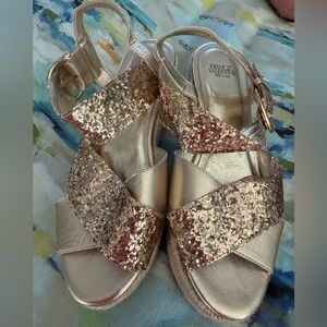 🌟 New France Valentine Gold Glitter Wedge Sandals 🌟